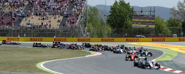 Mercedes AMG Petronas F1 Team's German driver Nico Rosberg leads after the start of the Spanish Formula One Grand Prix at the Circuit de Catalunya on May 10, 2015 in Montmelo on the outskirts of Barcelona. AFP PHOTO / TOM GANDOLFINI (Photo credit should read Tom Gandolfini/AFP/Getty Images)