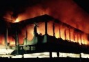 L'incendio all'aeroporto di Fiumicino, le foto e il video