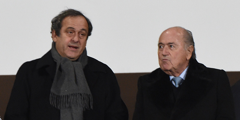 Il presidente UEFA, Platini, e il presidente FIFA, Blatter, nel 2014 (FADEL SENNA/AFP/Getty Images)