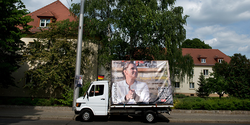 Manifesto elettorale della candidata di Pegida a Dresda Tatjana Festerling (Arno Burgi/picture-alliance/dpa/AP Images)