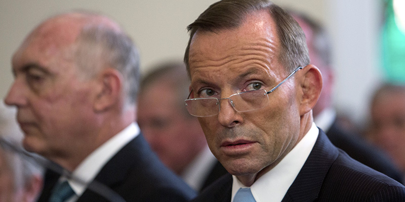 Il primo ministro australiano Tony Abbott a una cerimonia religiosa, febbraio 2015 (AP Photo/Andrew Taylor)