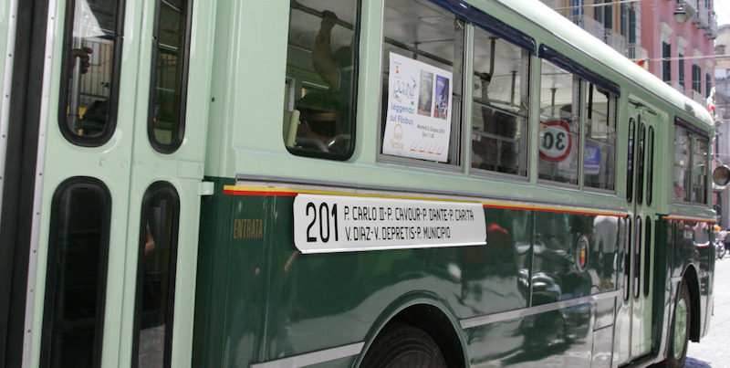 Un vecchio autobus del 1961 dell'ANM. Foto di Salvatore Esposito/Ansa-Zumapress