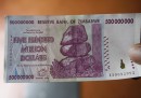 Lo Zimbabwe abbandona la sua moneta