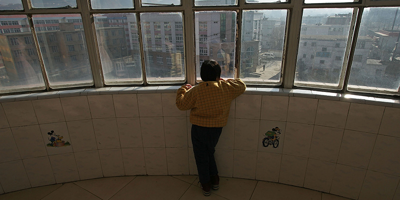 Un bambino autistico in un orfanotrofio di Xining, provincia di Qinghai, Cina (China Photos/Getty Images)