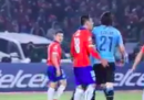 L'assurda espulsione di Cavani durante la partita Cile-Uruguay
