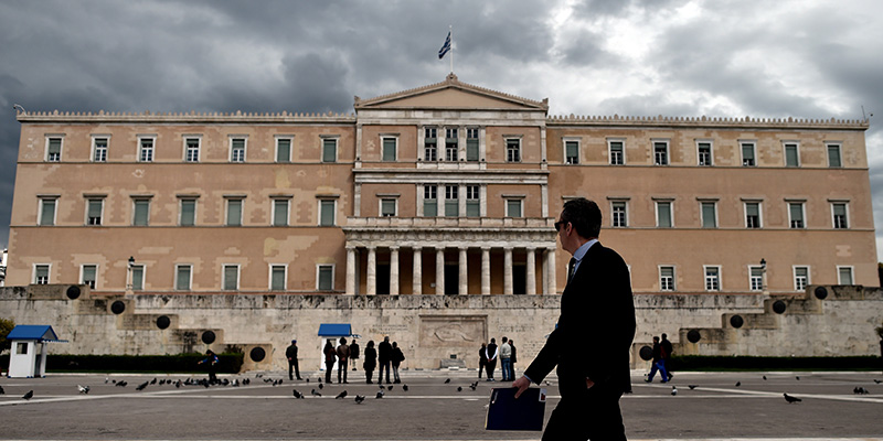 Il parlamento greco, a Atene, nell'aprile 2015 (ARIS MESSINIS/AFP/Getty Images)