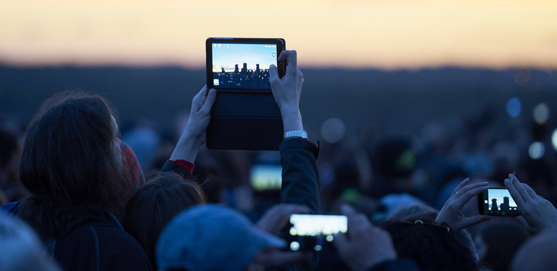 Il solstizio d'estate 2015 a Stonehenge, in Inghilterra. (NIKLAS HALLE'N/AFP/Getty Images)