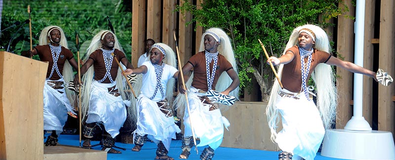 Una foto del corpo di ballo del Ruanda al National Day Expo (Expo)