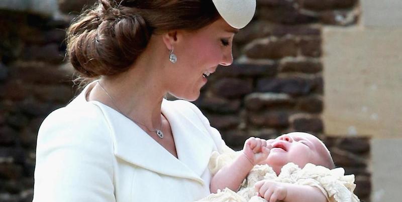 La duchessa di Cambridge Catherine con in braccio la figlia Charlotte, Sandringham, 5 luglio 2015.
(Chris Jackson/PA Wire)