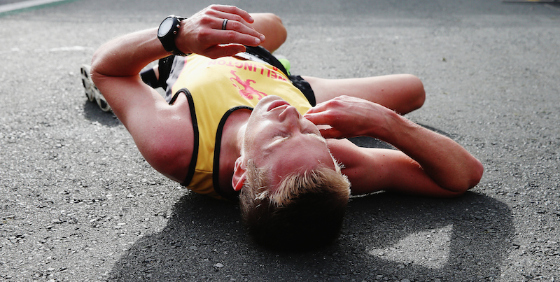 Un maratoneta durante una gara a Auckland nel 2014.