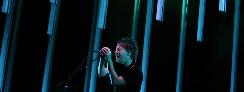 Thom Yorke dei Radiohead si esibisce al festival musicale All Points West a Jersey City, in New Jersey, nel 2008. 
(AP Photo/Jason DeCrow)