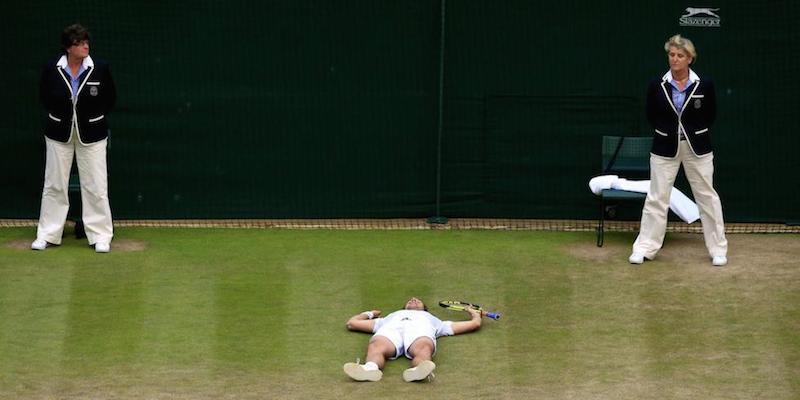 Il francese Richard Gasquet festeggia la vittoria contro lo svizzero Stan Wawrinka ai quarti di finale di Wimbledon, 8 luglio 2015. 
(Jonathan Brady/PA Wire)