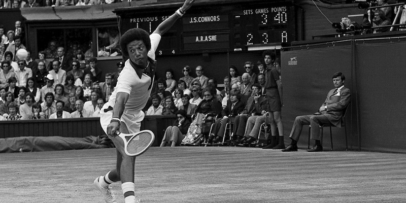 Arthur Ashe, il 5 luglio 1975 a Wimbledon, in Gran Bretagna(AP photo)