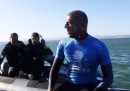 Il video dello squalo che attacca un campione di surf