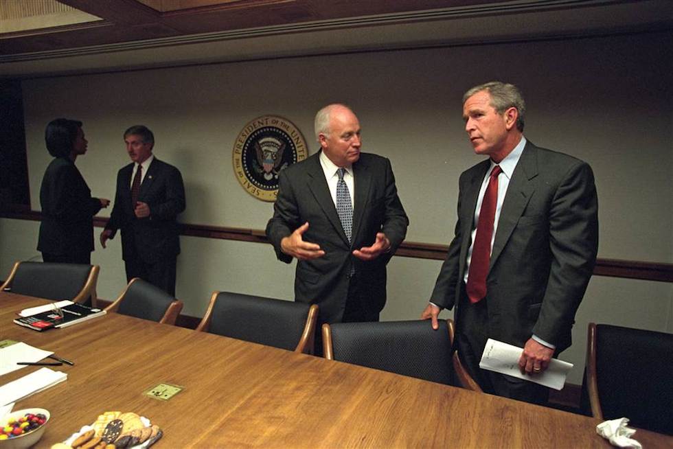Le foto inedite di George W. Bush e il suo staff dopo gli attacchi dell ...