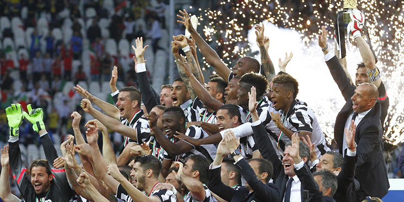 La festa per lo Scudetto della Juventus alla fine dell'ultimo campionato di Serie A. (LaPresse - Spada)