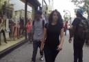 La ragazza del video sulle molestie a New York ha fatto causa al regista del video