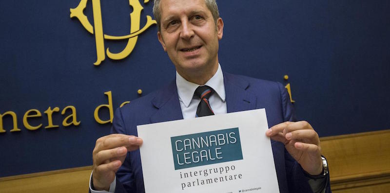 La Presentazione della proposta di legge per la legalizzazione della cannabis. Nella foto Benedetto Della Vedova. (Foto di Roberto Monaldo / LaPresse)