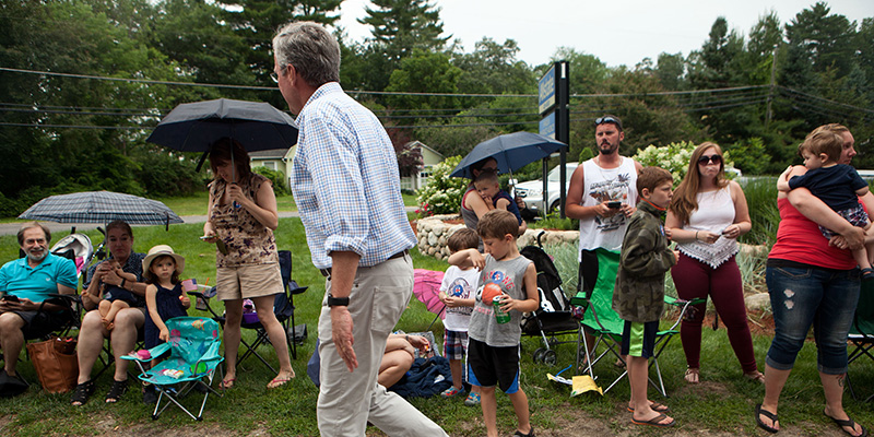 Il candidato repubblicano Jeb Bush, il 14 luglio a Merrimack, nel New Hampshire (Kayana Szymczak/Getty Images)