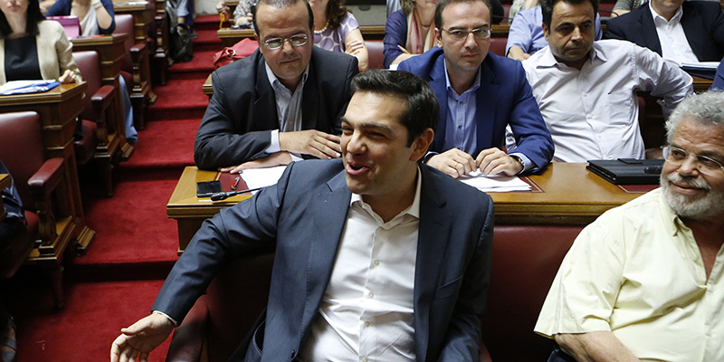 Alexis Tsipras durante un incontro con i parlamentari di Syriza. (AP Photo/Petros Karadjias)