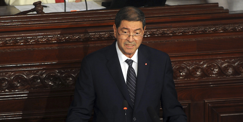 Il primo ministro tunisino Habib Essid in Parlamento a Tunisi. (AP Photo/Hassene Dridi)