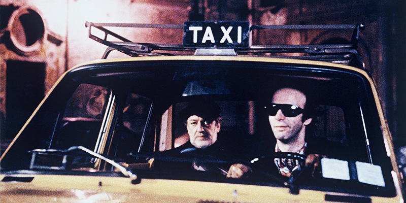 Una scena del film Taxisti di notte, di Jim Jarmusch