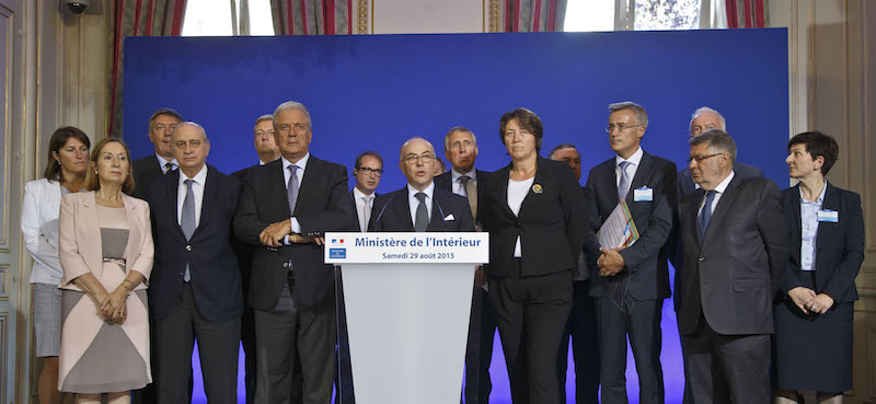 I ministri che hanno partecipato all'incontro di Parigi (AP Photo/Michel Euler)