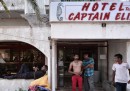 I migranti nell'hotel abbandonato di Kos