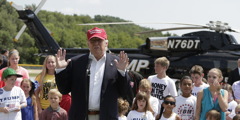 Donald Trump alla fiera dello stato dell'Iowa, 15 agosto 2015. 
(AP Photo/Charlie Riedel)
