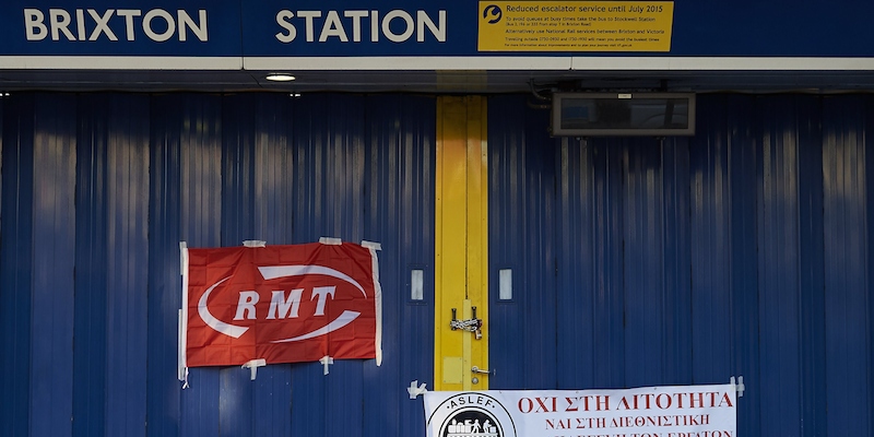 La fermata della metro di Brixton, Londra, 9 luglio 2015. 
(NIKLAS HALLE'N/AFP/Getty Images)