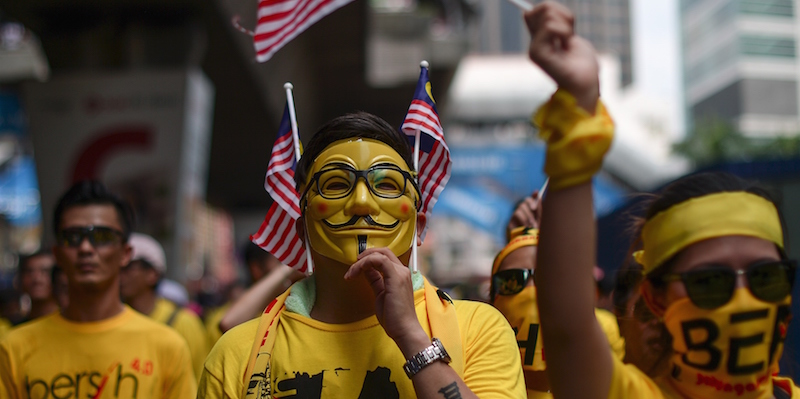Le colorate proteste contro il primo ministro, in Malesia