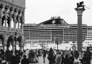 La mostra fotografica sulle grandi navi a Venezia è stata sospesa
