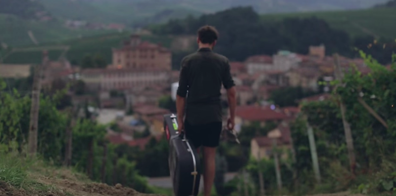 Il nuovo video di Passenger, girato a Firenze e nelle Langhe: “Beautiful Birds”