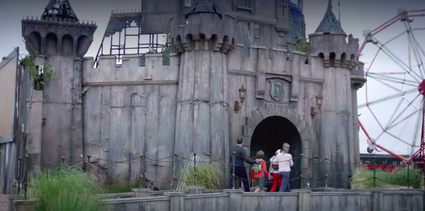 Lo spot di Dismaland, il parco “divertimenti” di Banksy