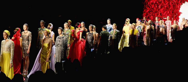 La chiusura della sfilata dello stilista Naeem Khan (Astrid Stawiarz/Getty Images)