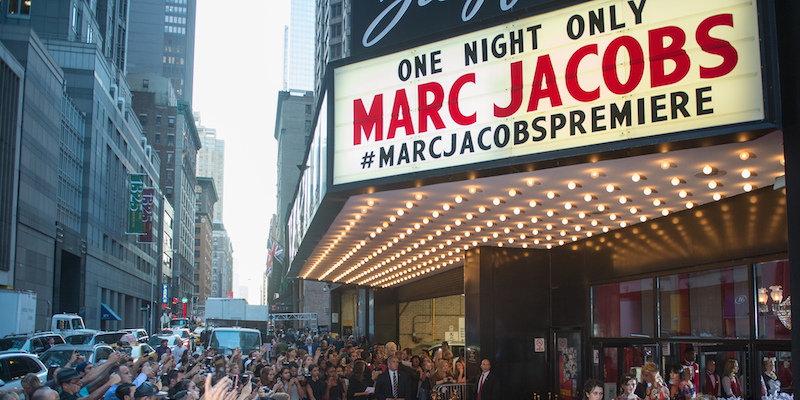 Lo Ziegfeld Theatre, il cinema dove c'è stata la sfilata di Marc Jacobs (AP Photo/Bryan R. Smith)