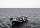La copertina del New York Times Magazine sui migranti nel Mediterraneo