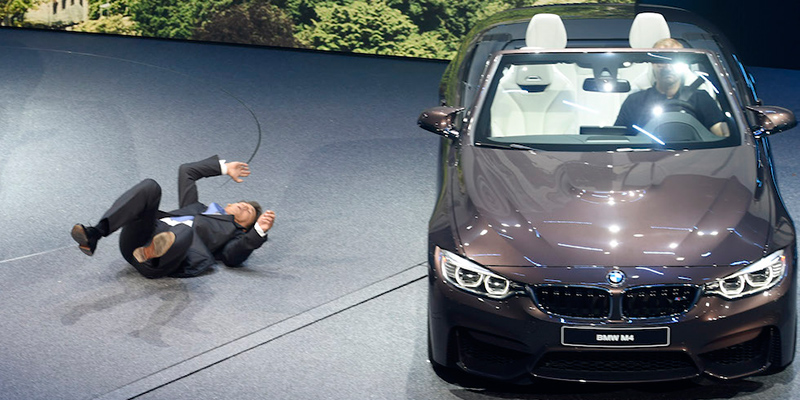 Il CEO di BMW ha avuto un collasso durante una conferenza stampa – foto