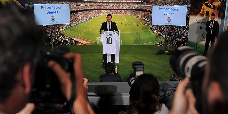 La presentazione di James Rodriguez al Real Madrid, nel 2014 (Denis Doyle/Getty Images)