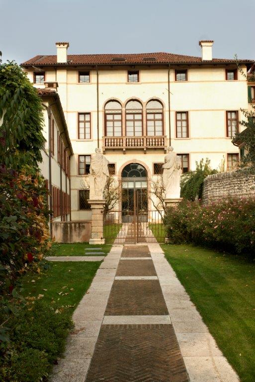 Il giardino dopo il restauro