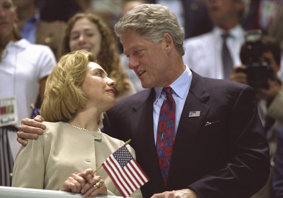 Hillary e Bill Clinton, che oggi festeggiano 40 anni di matrimonio