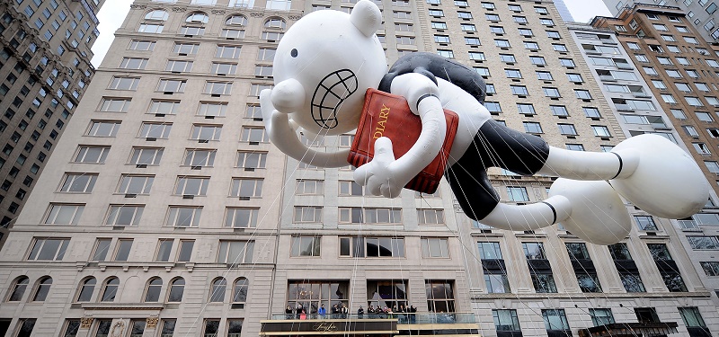 Un gonfiabile di Greg Heffley, il protagonista della saga di fumetti "Diario di una schiappa" durante una parata a New York (Photo by Brad Barket/Getty Images)