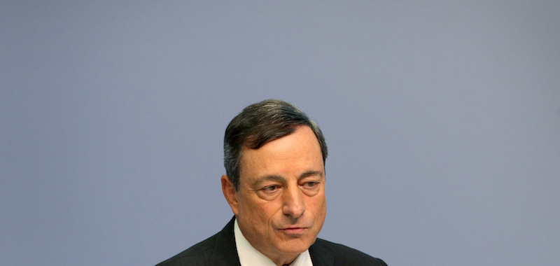 Il governatore della Banca Centrale Europea Mario draghi 
(DANIEL ROLAND/AFP/Getty Images)