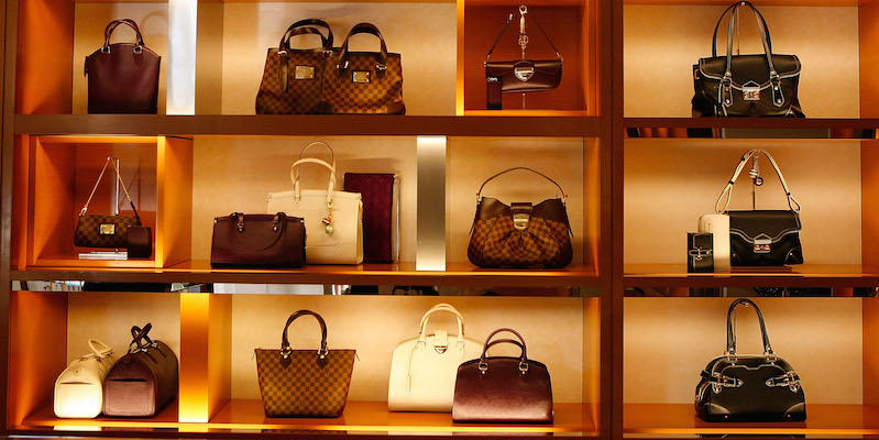 Alcune borse di Louis Vuitton, di proprietà della holding LVMH, in un negozio di Melbourne, Australia
29 ottobre 2009
(Scott Barbour/Getty Images)
