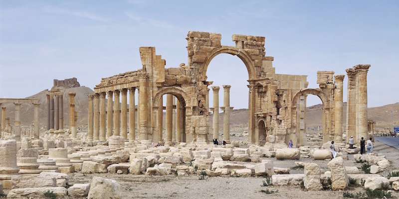 L'arco di trionfo nel sito archeologico di Palmira
(ANSA)