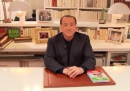 Berlusconi che mostra la sua villa di Arcore
