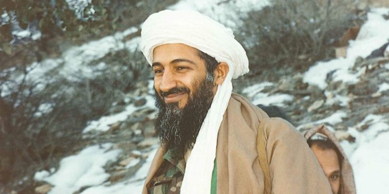 Osama bin Laden nel suo nascondiglio a Bora Tora, in Afghanistan. 
(Foto presentata dell'Ufficio del procuratore generale degli Stati Uniti)