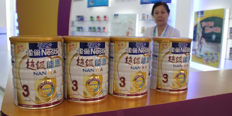 Barattoli di cibo per bambini di Nestlé esposti a Pechino, in Cina. (Imaginechina via AP Images)