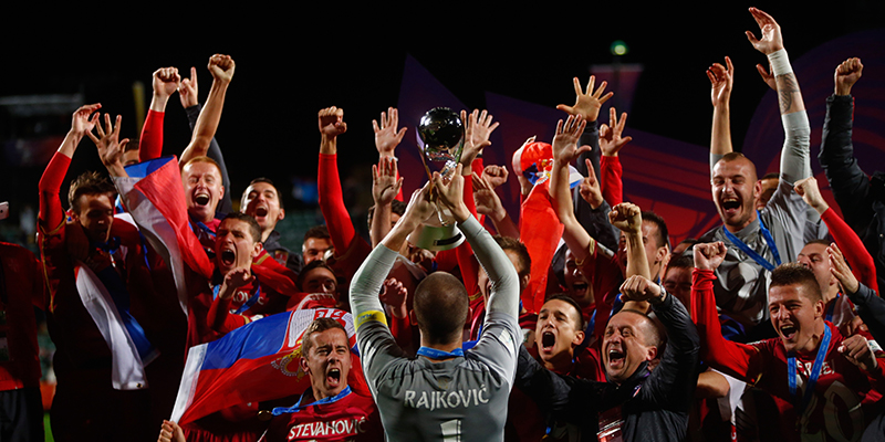 La nazionale serba campione del mondo under20 (Phil Walter/Getty Images)