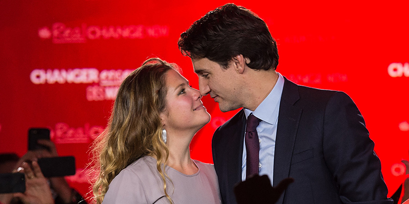 Justin Trudeau con la moglie Sophie a Montreal, Canada (NICHOLAS KAMM/AFP/Getty Images)